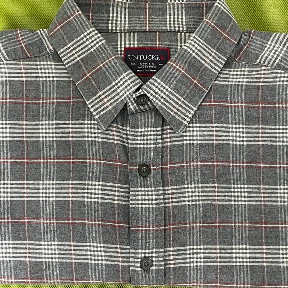 Sold! Untuckit Mens Medium Gray / Red Plaid Lightweight Flannel Shirt